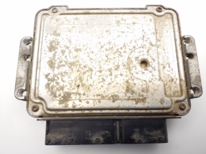 Opel Astra H (2004–2010) Engine control unit 55556829 - 2