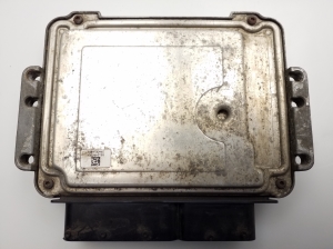 Opel Astra H (2004–2010) Engine control unit 55560810 - 4