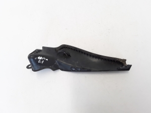 Opel Vivaro A (2001–2014) Windlaufverkleidung (Scheibenwischerabdeckung) 7700312795 - 3