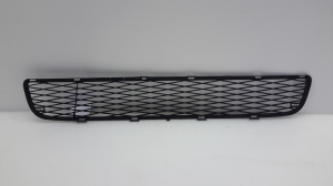 TOYOTA Yaris (2005–2011) Front bumper lower grille 531120D050 - 3
