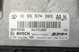 Opel Insignia (2008–2017) Mootori juhtplokk 55574903 - 4