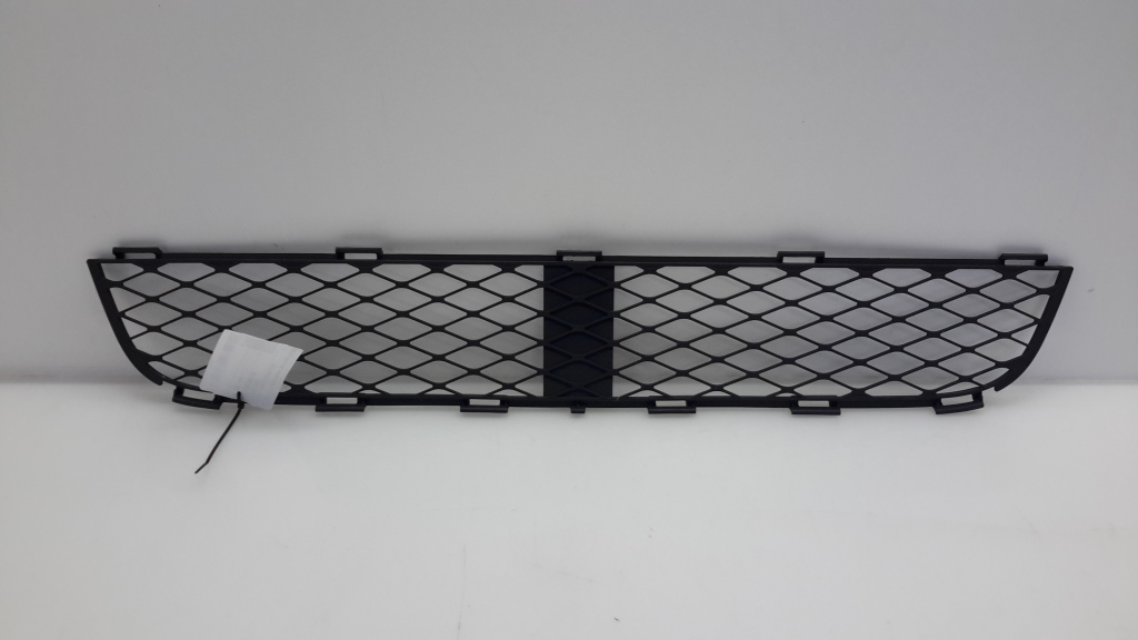 TOYOTA Yaris Verso (1999–2006) Front bumper lower grille 5311252090 TOYOTA Yaris Verso (1999–2006) Front bumper lower grille 5311252090