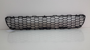 Front bumper lower grille - 531120F020