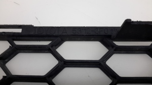 TOYOTA Corola Verso R1 (2004–2009) Front bumper lower grille 531120F020 - 3