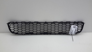 TOYOTA Corola Verso R1 (2004–2009) Front bumper lower grille 531120F020 - 2