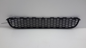 TOYOTA Corola Verso R1 (2004–2009) Front bumper lower grille 531120F010 - 3