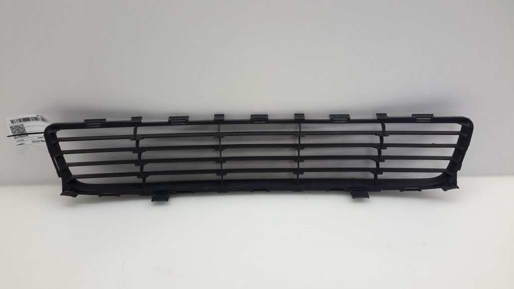 TOYOTA Auris 1 generation (2006-2012) Grille inférieure du pare-chocs avant 5311202080 18808040