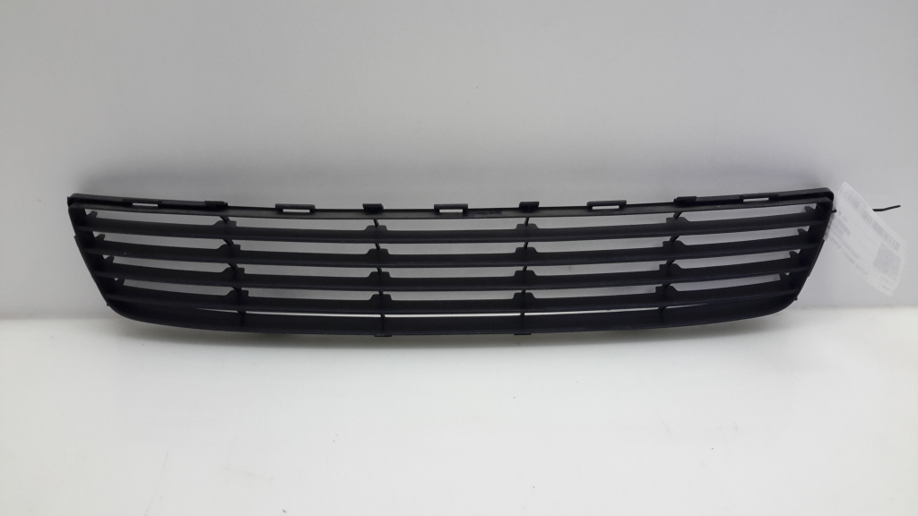 TOYOTA Auris 1 generation (2006-2012) Grille inférieure du pare-chocs avant 5311202080 18808040