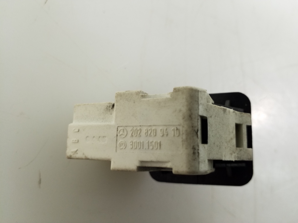 Genuine Mercedes-Benz 2-Pole Door Contact Switch – CL, E, S, SL, SLK – 168-820-19-10 OEM NEW