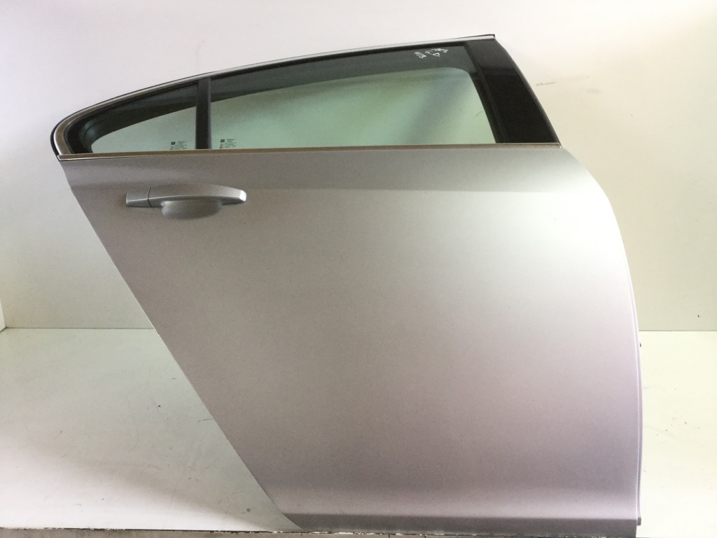 Used Opel Insignia Doors rear side and its details