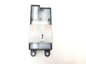 NISSAN Almera Tino V10 (2000–2006) Fensterheberschalter vorne - 3