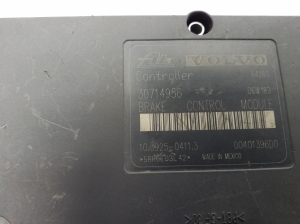 VOLVO S60 I (2000–2009) ABS unit 30714956 - 3