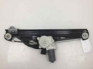 Tagumise külgukse aknatõstuk ja selle osad - 7034378S