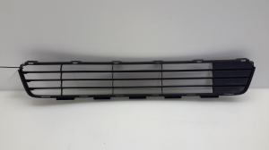  Front bumper lower grille 