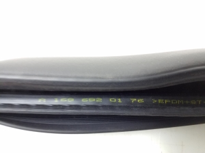  Rear side door sealing rubber 