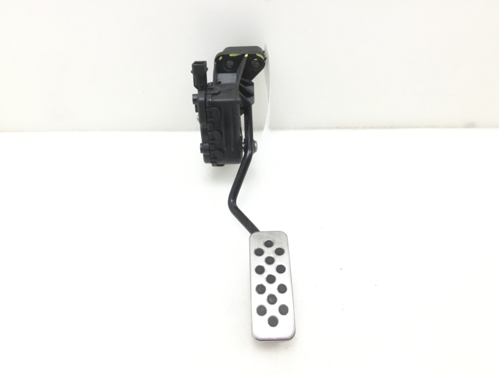 used-opel-astra-accelerator-pedal-24427006