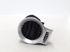 Dashboard air vent grilles - 68751JY00A