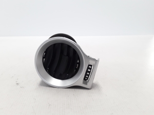 Dashboard air vent grilles - 68750JY00A