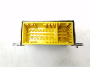 Mercedes Benz C-Class 204 (2007–2014) Turvapadja moodul A2048706826 - 3