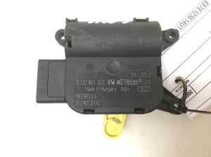 Heater flap actuator - 1K2907511C