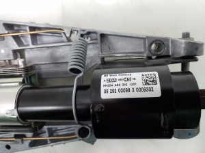 Mercedes Benz E-Class W207 (2009–2017) Roolivõll A2044604516 - 3