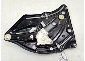 Mercedes Benz E-Class W207 (2009–2017) Rear fork windscreen lifter and its components - 2