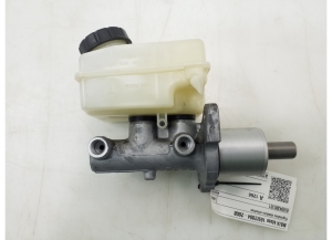  Master cylinder 