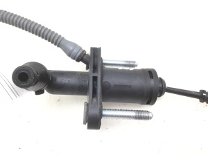 Opel Insignia (2008–2017) Kupplungsgeberzylinder 55561916 - 2