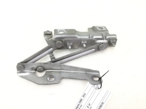  Engine cover hinge 