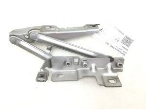  Engine cover hinge 