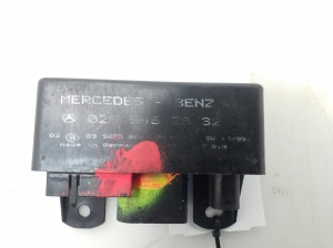 Mercedes Benz Vito W639 (2003–2014) Glow plug relay A0255452832 - 2