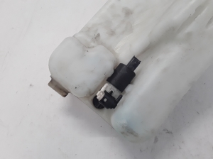  Windscreen washer tank front 