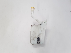  Windscreen washer tank front 