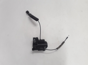 Rear side door lock - 825030024R