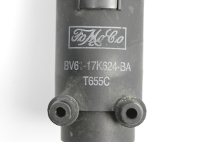 Ford Focus (2011–2018) Front windshield washer pump BV6117K624 - 5