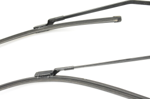  Windshield wiper blade 