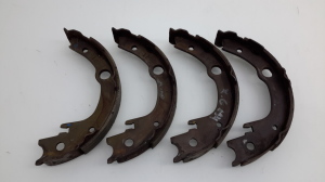 TOYOTA Avensis T25 (2003–2008) Handbremsbacken 0449505040