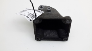 Mercedes Benz E-Class W210 (1995–2002) Mootori kinnitus A6062230104 - 2