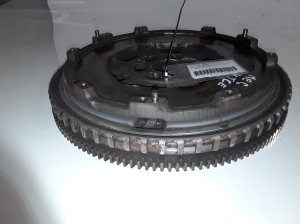   Clutch flywheel 