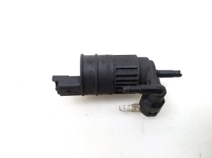 RENAULT Clio II (1998–2005) Front windshield washer pump 7700430702 - 2