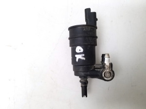 RENAULT Scenic (1996–2003) Front windshield washer pump 430702B - 4