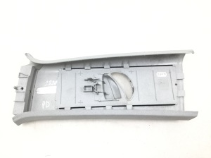 Volkswagen Touran I (2003–2010) Keskpiilari siseviimistlus 1T0868310 - 3