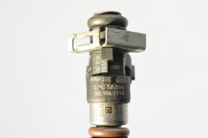 Injektor Einspritzdüse - 06L906031A