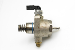 AUDI A3 8V (2012–2020) Pompe à carburant 06L127025N - 4
