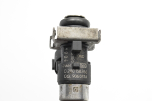 AUDI A4 B8 (2007–2016) Fuel injector 06L906031A - 3