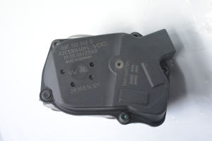 AUDI A4 B7 (2004–2008) Gaasiklapp 06F133062G - 4