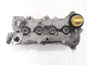  Valve cover 