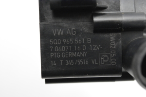 Volkswagen Golf VII (2012–2026) Auxiliary water pump 5Q0965561B - 2