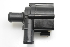 Volkswagen Golf VII (2012–2026) Auxiliary water pump 5Q0965561B - 3