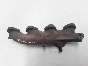  Exhaust manifold 